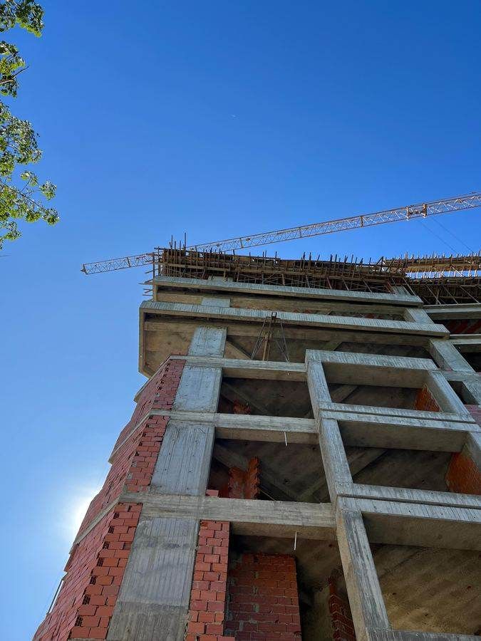 Botaniko — edificio real, estructura y fachada
